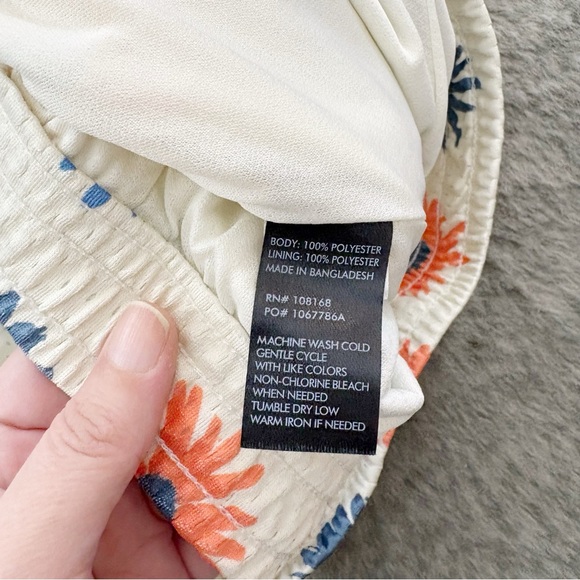 RSQ Mesh Floral Shorts Medium - Picture 9 of 12